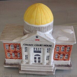 Vintage 1994 American Landmarks 1898 County Courthouse Christmas Village Collect